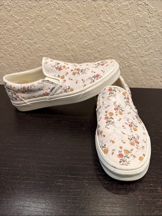Vans Shoes - Vans Floral/Marshmal Slip-On Sneakers